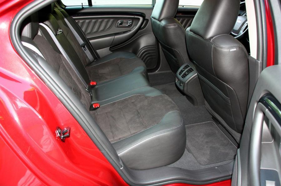  Ford Taurus SHO 2010 года  (фото 10 из 248)